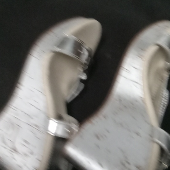 Shoes - Picture 5 of 6